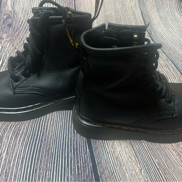 Dr. Martens kids Black Boots size 7 - Picture 5 of 13